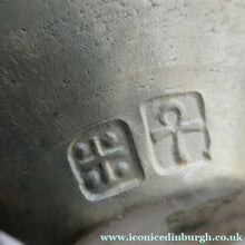Load image into Gallery viewer, Vintage NEW ZEALAND Studio Pottery Pot by Steve James of Ashburton
