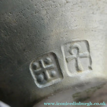 Load image into Gallery viewer, Vintage NEW ZEALAND Studio Pottery Pot by Steve James of Ashburton
