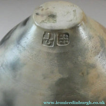 Load image into Gallery viewer, Vintage NEW ZEALAND Studio Pottery Pot by Steve James of Ashburton
