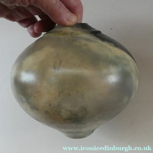 Load image into Gallery viewer, Vintage NEW ZEALAND Studio Pottery Pot by Steve James of Ashburton
