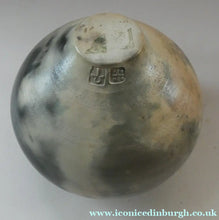Load image into Gallery viewer, Vintage NEW ZEALAND Studio Pottery Pot by Steve James of Ashburton
