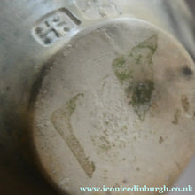 Load image into Gallery viewer, Vintage NEW ZEALAND Studio Pottery Pot by Steve James of Ashburton
