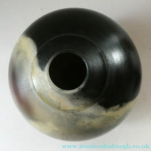 Load image into Gallery viewer, Vintage NEW ZEALAND Studio Pottery Pot by Steve James of Ashburton
