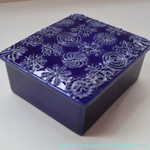 Load image into Gallery viewer, Vintage PORTMEIRION Glossy Blue TOTEM Ceramic Lidded Box or Butter Dish
