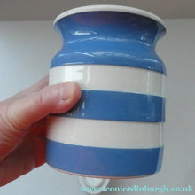 Load image into Gallery viewer, Vintage TG Green CORNISHWARE Lidded Storage Jar for CURRANTS: 5 Inches in Height. Black Shield Mark
