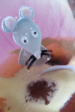 Load image into Gallery viewer, Early Caithness Glass Paperweight Little Mouse
