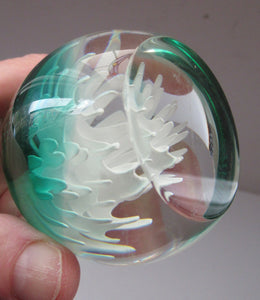 Scottish Paperweight Caithness Glass White Aster 1999