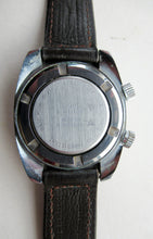 Load image into Gallery viewer, 1970s Vintage Space Age Memostar Wristwatch with blue face
