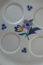 Load image into Gallery viewer, Vintage 1950s Floral POOLE POTTERY Set of Four Egg Cups &amp; Matching Stand
