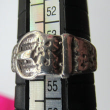 Load image into Gallery viewer, Hallmarked Scottish Silver Small Size N Buckle Ring
