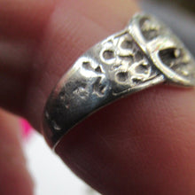 Load image into Gallery viewer, Hallmarked Scottish Silver Small Size N Buckle Ring
