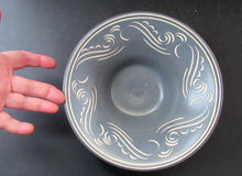 Load image into Gallery viewer, 1940s / 1950s Pearsons Chesterfield Bowl Abstract Pattern

