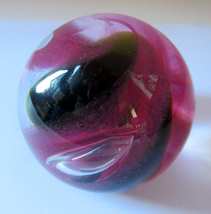 1989 Margot Thomson Caithness Paperweight Momentum 