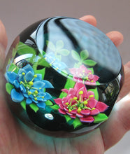 Load image into Gallery viewer, 1992 Lampwork Caithness Paperweight 1992 William Manzon Rose Garland

