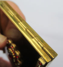 Load image into Gallery viewer, 1950s Oblong Gold Tone and Diamante Powder Compact
