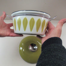 Load image into Gallery viewer, Vintage 1960s Catherineholm Casserole Dish Lotus Pattern
