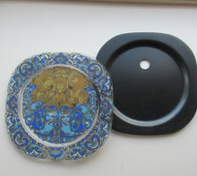 Load image into Gallery viewer, 1979 Bjorn Wiinblad Glass Christmas Plate Rosenthal The Holy Family
