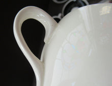 Load image into Gallery viewer, 1950s Wade Red Berries Rosehip Pattern, Trio: Cup, Saucer and Side Plate
