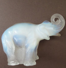 Load image into Gallery viewer, Rare 1930s Oplaescent Jobling Glass Elephant Figurine
