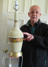 Load image into Gallery viewer, Vintage 1950s 1960s Quartite Creative Corp Style Chalkware Table Lamp

