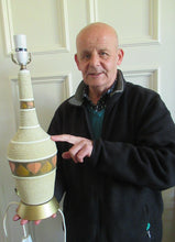 Load image into Gallery viewer, Vintage 1950s 1960s Quartite Creative Corp Style Chalkware Table Lamp

