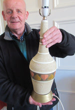 Load image into Gallery viewer, Vintage 1950s 1960s Quartite Creative Corp Style Chalkware Table Lamp

