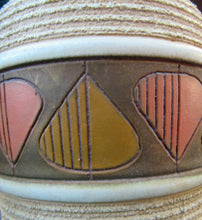 Load image into Gallery viewer, Vintage 1950s 1960s Quartite Creative Corp Style Chalkware Table Lamp
