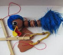 Load image into Gallery viewer, 1970s Pelham Puppet Rod Hull&#39;s Emu
