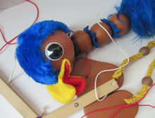 Load image into Gallery viewer, 1970s Pelham Puppet Rod Hull&#39;s Emu
