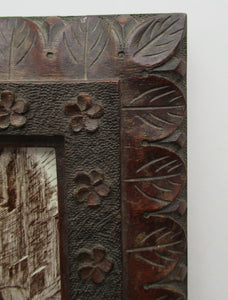 Victorian Mintons Tile. Cardinal Beaton's House in Edinburgh