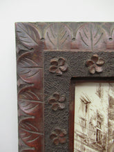 Load image into Gallery viewer, Victorian Mintons Tile. Cardinal Beaton&#39;s House in Edinburgh
