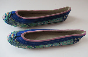 ANTIQUE 1920s Chinese Shoes or Slippers