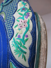 Load image into Gallery viewer, ANTIQUE 1920s Chinese Shoes or Slippers
