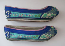 Load image into Gallery viewer, ANTIQUE 1920s Chinese Shoes or Slippers
