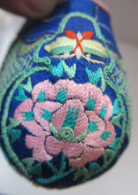 Load image into Gallery viewer, ANTIQUE 1920s Chinese Shoes or Slippers
