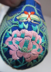 ANTIQUE 1920s Chinese Shoes or Slippers