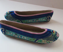 Load image into Gallery viewer, ANTIQUE 1920s Chinese Shoes or Slippers
