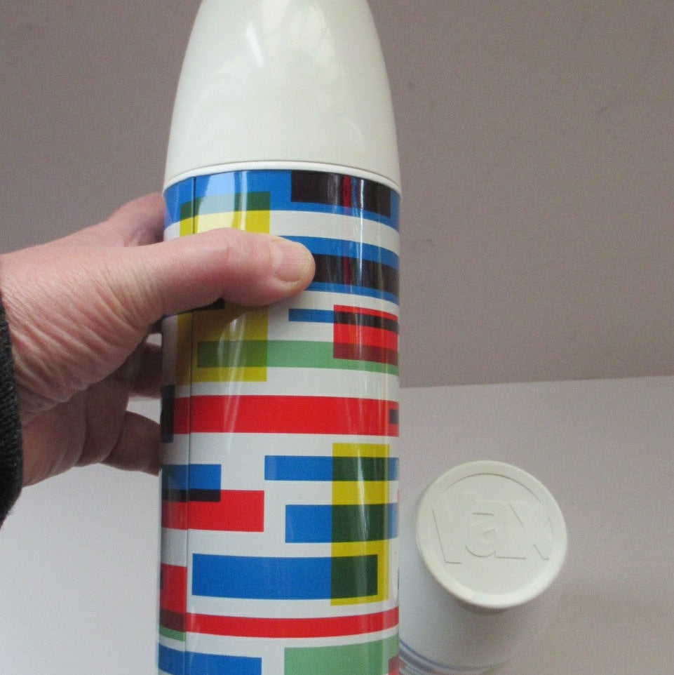 Fabulous Vintage 1960s Vaccum Flask VAX Brand. Made of Metal with Rain –  Iconic Edinburgh