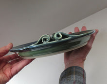 Load image into Gallery viewer, Geroge Ormerod Large Studio Pottery Platter Decoration with Fish
