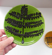 Load image into Gallery viewer, Margery Clinton Small Plate with Slipware Tree Pattern
