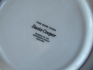 1960s Susie Cooper Wedgwood 6 Coffee Cups and Saucers Carnaby Daisy