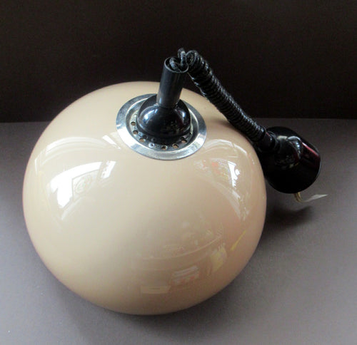 1970s Guzzini Era Rise and Fall Mushroom Plastic Lampe Shade
