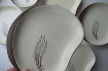 Load image into Gallery viewer, Carlton Ware Medium Plates 1950s Brown Windswept Pattern
