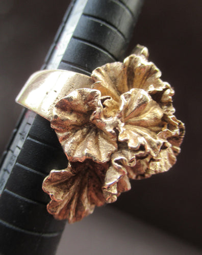 Vintage Solid 9 CT Hallmarked Gold Brutalist Keeper Ring. Size P (Weight 21 grams)