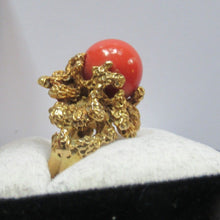 Load image into Gallery viewer, 1960s 18ct Gold &amp; Natural Coral Cocktail Ring UK Size P
