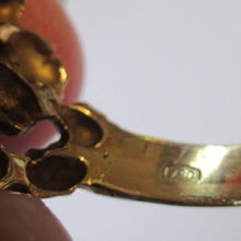 Load image into Gallery viewer, 1960s 18ct Gold &amp; Natural Coral Cocktail Ring UK Size P
