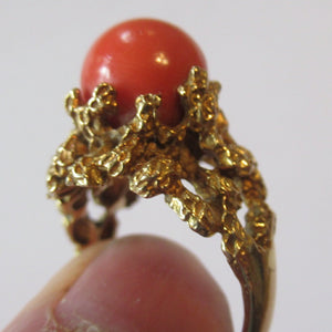 1960s 18ct Gold & Natural Coral Cocktail Ring UK Size P