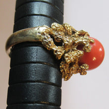 Load image into Gallery viewer, 1960s 18ct Gold &amp; Natural Coral Cocktail Ring UK Size P
