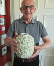 Load image into Gallery viewer, 1930s Gunnar Nylund for Rostrand Chamotte (Hedgehog) Vase. White
