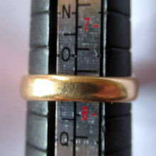Load image into Gallery viewer, Stylish Vintage Brutalist Style 18ct Yellow Gold &amp; Coral Reef Cocktail Ring UK Size P

